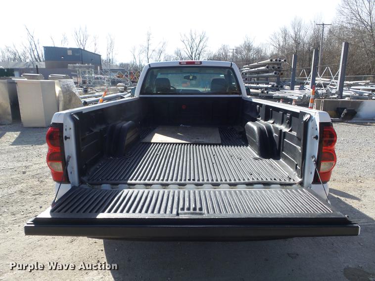 image for item DC7440 2005 Chevrolet Silverado 1500 pickup truck