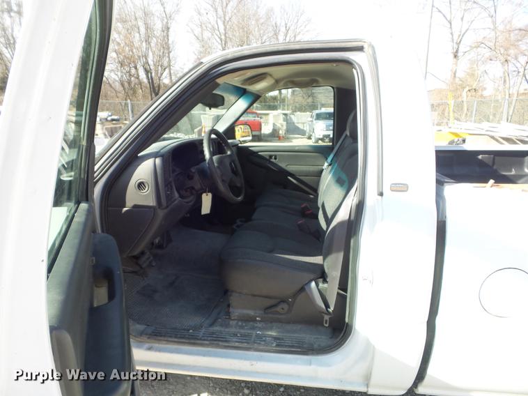 image for item DC7440 2005 Chevrolet Silverado 1500 pickup truck
