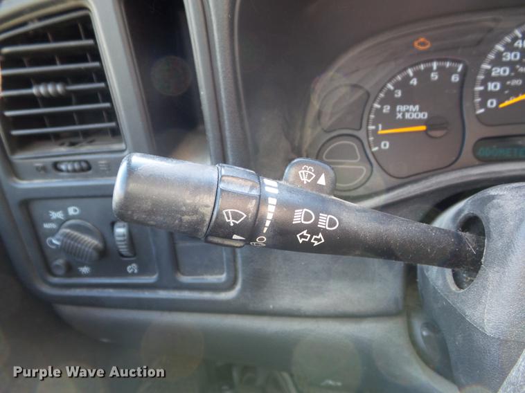 image for item DC7440 2005 Chevrolet Silverado 1500 pickup truck