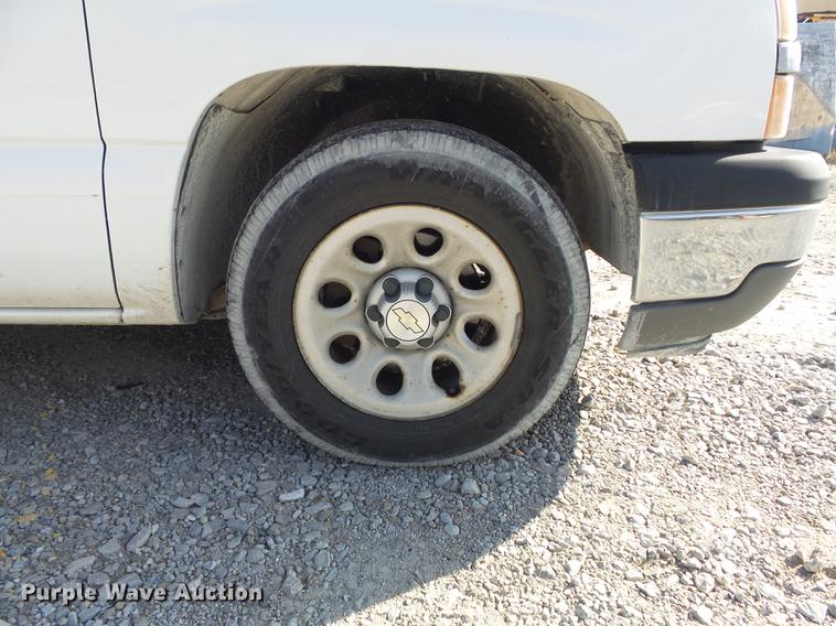 image for item DC7440 2005 Chevrolet Silverado 1500 pickup truck