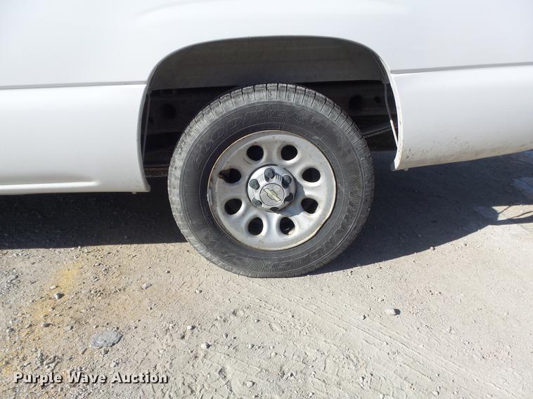 image for item DC7440 2005 Chevrolet Silverado 1500 pickup truck