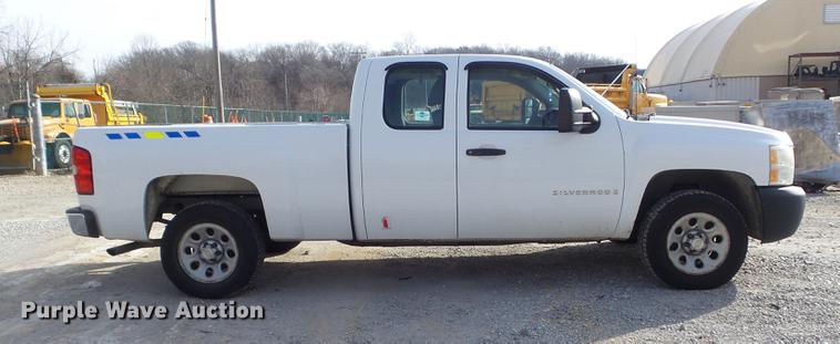 image for item DC7441 2007 Chevrolet Silverado 1500 Ext. Cab pickup truck