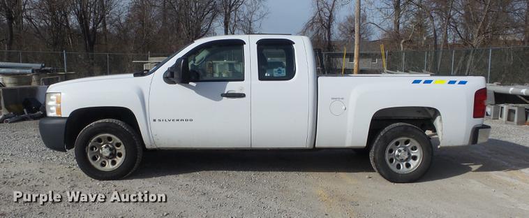 image for item DC7441 2007 Chevrolet Silverado 1500 Ext. Cab pickup truck