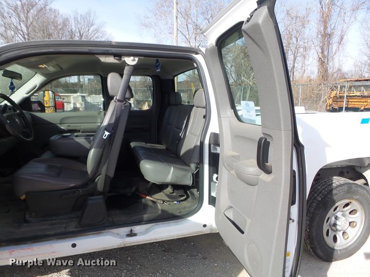 image for item DC7441 2007 Chevrolet Silverado 1500 Ext. Cab pickup truck