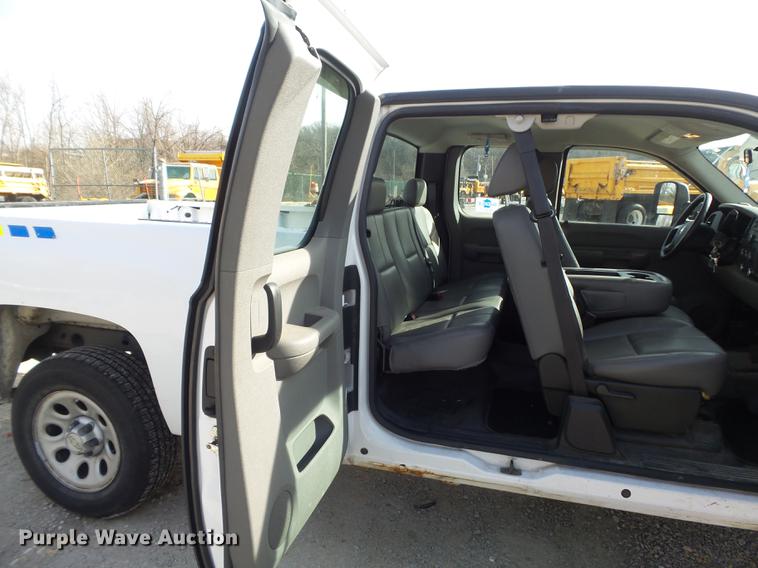 image for item DC7441 2007 Chevrolet Silverado 1500 Ext. Cab pickup truck