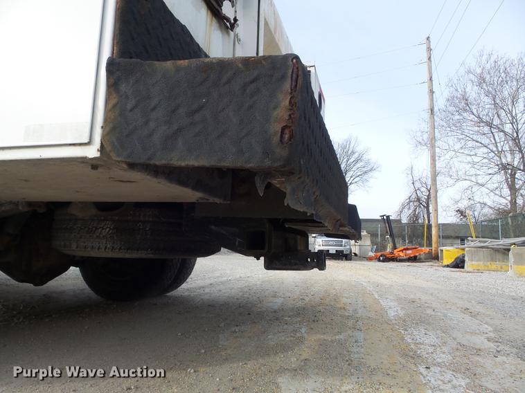 image for item DC7442 2004 Chevrolet Silverado 3500 utility bed pickup truck