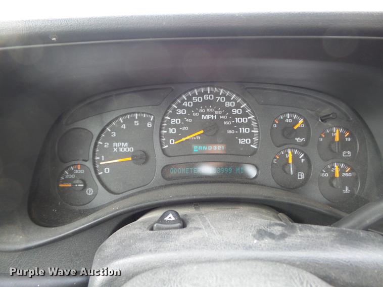 image for item DC7442 2004 Chevrolet Silverado 3500 utility bed pickup truck