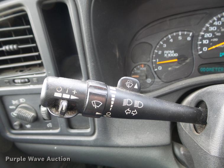 image for item DC7442 2004 Chevrolet Silverado 3500 utility bed pickup truck