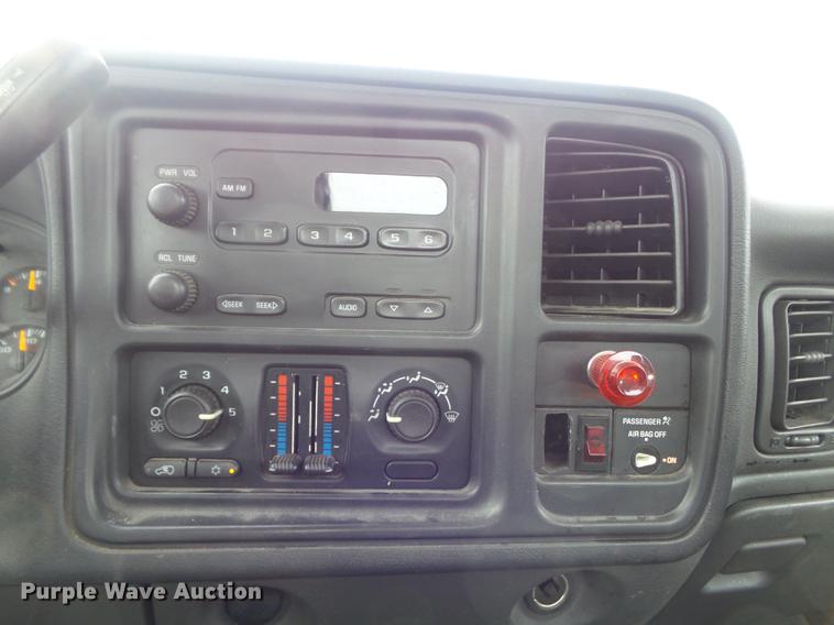 image for item DC7442 2004 Chevrolet Silverado 3500 utility bed pickup truck