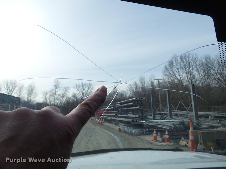 image for item DC7442 2004 Chevrolet Silverado 3500 utility bed pickup truck