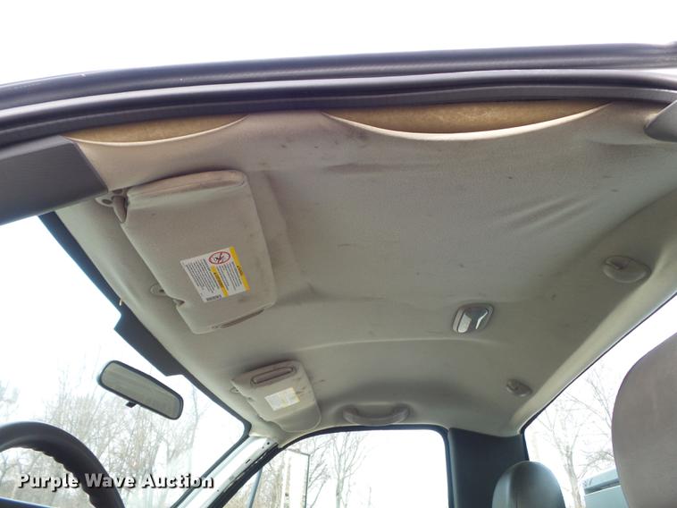 image for item DC7442 2004 Chevrolet Silverado 3500 utility bed pickup truck