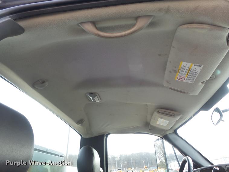 image for item DC7442 2004 Chevrolet Silverado 3500 utility bed pickup truck