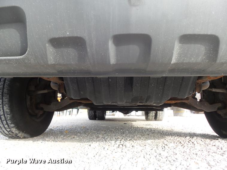 image for item DC7442 2004 Chevrolet Silverado 3500 utility bed pickup truck