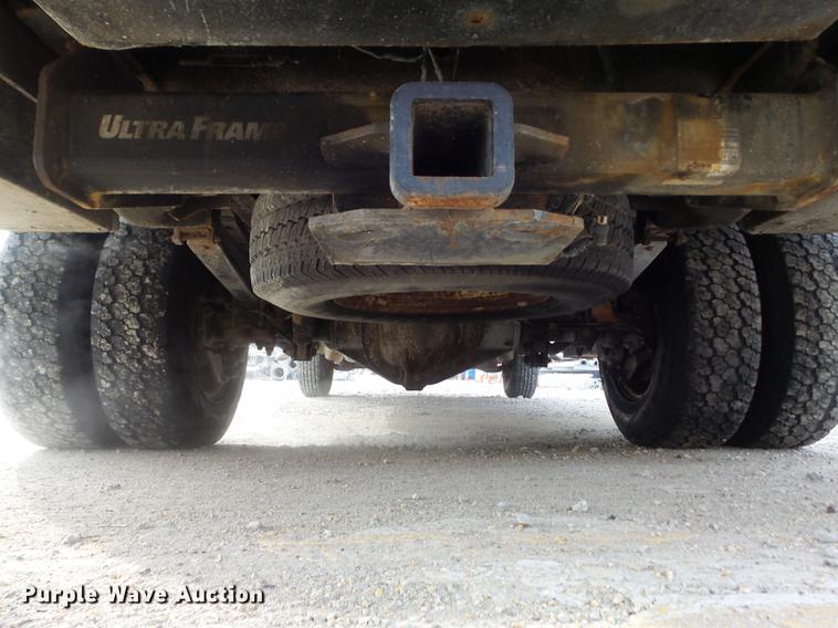 image for item DC7442 2004 Chevrolet Silverado 3500 utility bed pickup truck