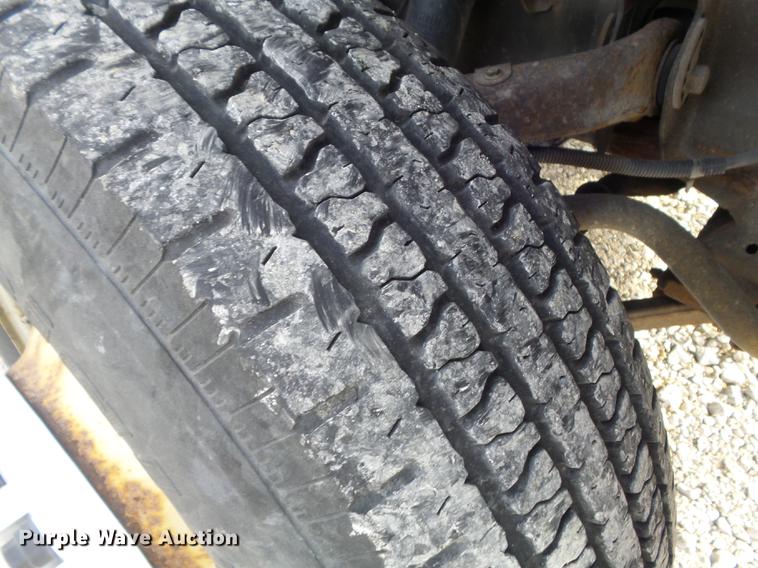 image for item DC7442 2004 Chevrolet Silverado 3500 utility bed pickup truck