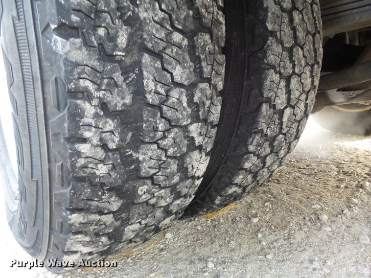 image for item DC7442 2004 Chevrolet Silverado 3500 utility bed pickup truck