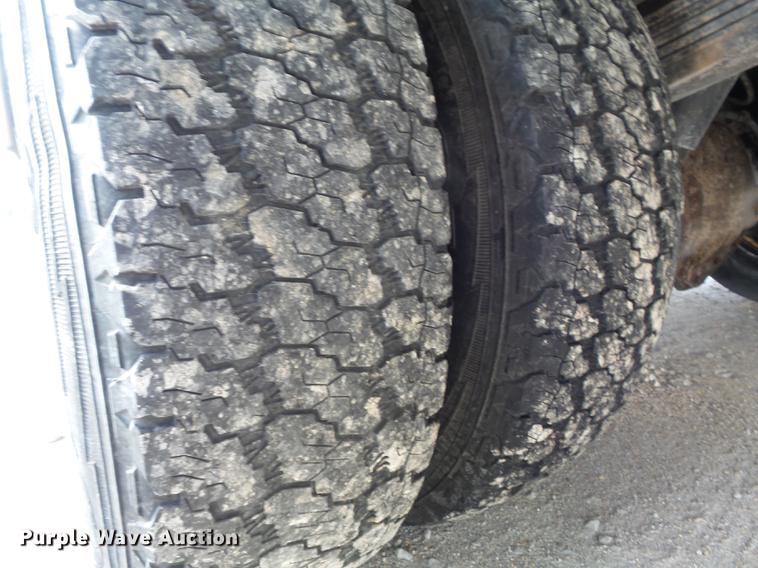 image for item DC7442 2004 Chevrolet Silverado 3500 utility bed pickup truck