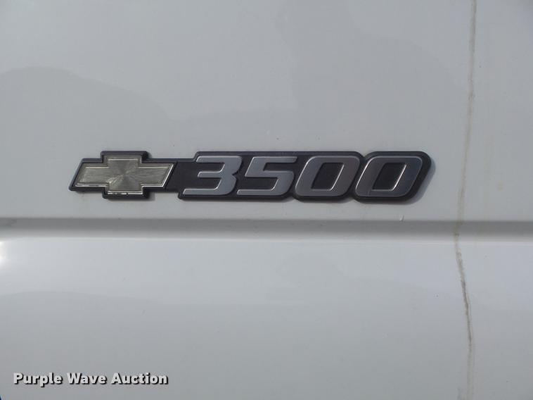 image for item DC7442 2004 Chevrolet Silverado 3500 utility bed pickup truck