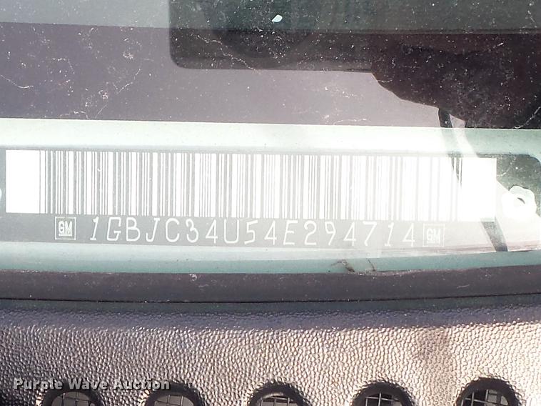 image for item DC7442 2004 Chevrolet Silverado 3500 utility bed pickup truck