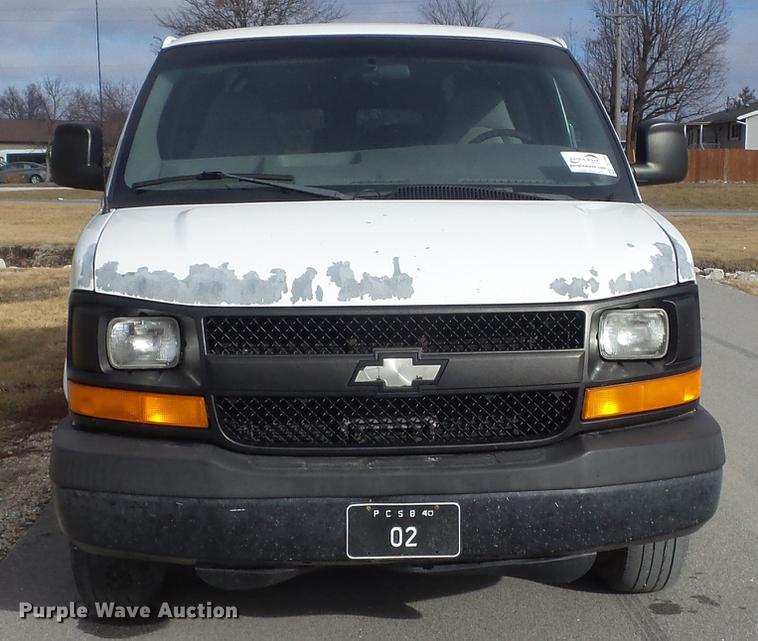 image for item DC7444 2003 Chevrolet Express 3500 van