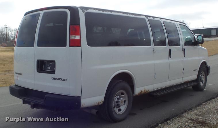 image for item DC7444 2003 Chevrolet Express 3500 van