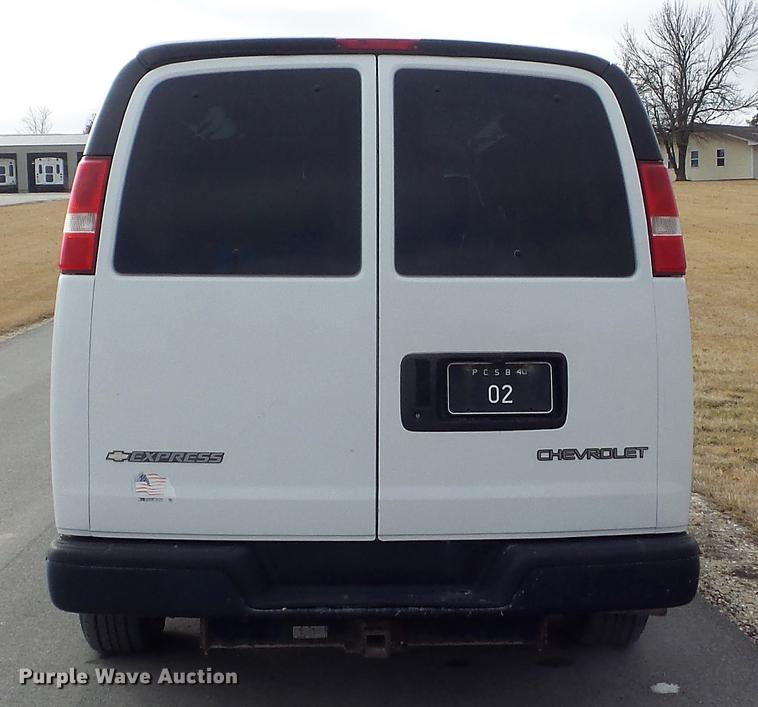 image for item DC7444 2003 Chevrolet Express 3500 van