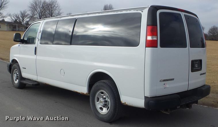 image for item DC7444 2003 Chevrolet Express 3500 van