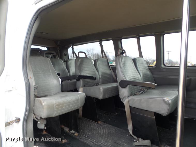 image for item DC7444 2003 Chevrolet Express 3500 van