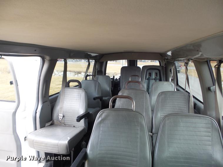 image for item DC7444 2003 Chevrolet Express 3500 van