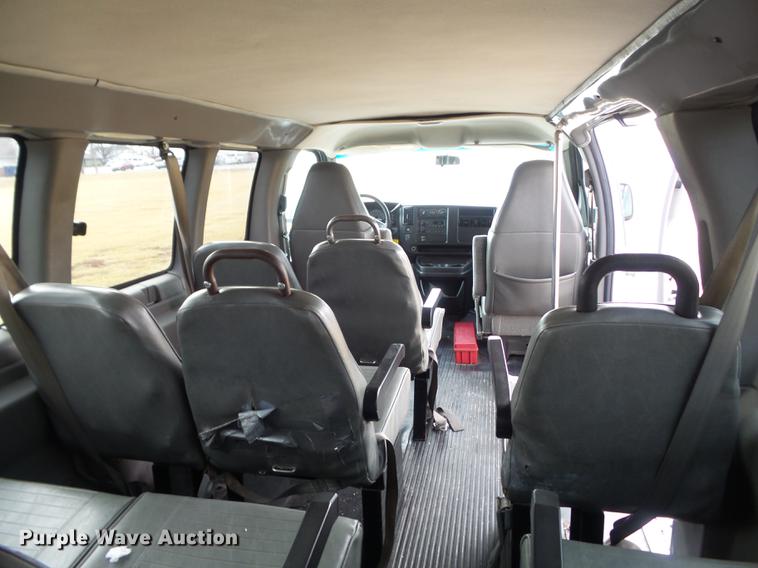 image for item DC7444 2003 Chevrolet Express 3500 van