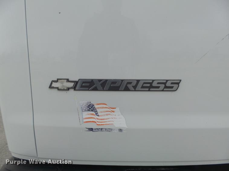 image for item DC7444 2003 Chevrolet Express 3500 van