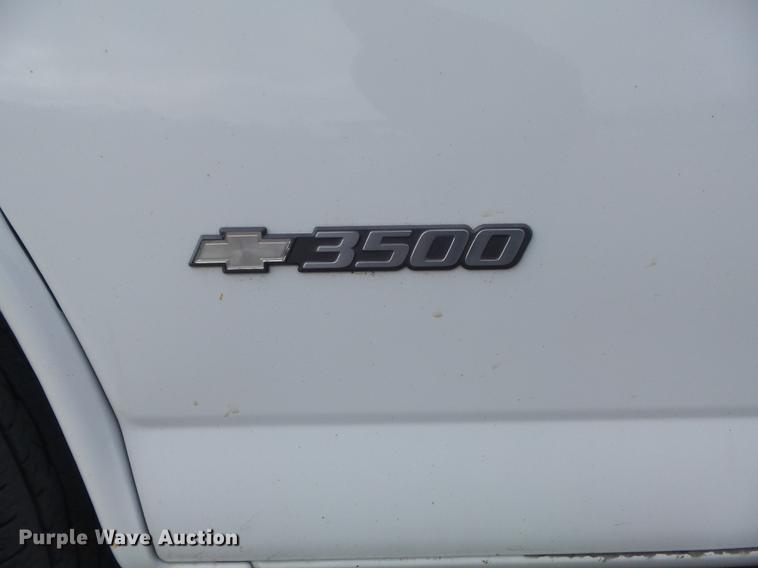 image for item DC7444 2003 Chevrolet Express 3500 van