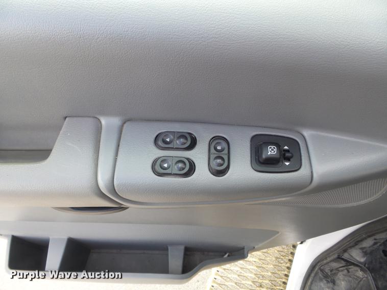 image for item DC7445 2006 Ford E350 Super Duty van