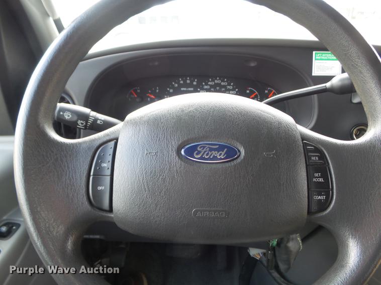image for item DC7445 2006 Ford E350 Super Duty van