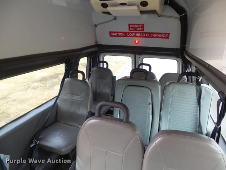 image for item DC7445 2006 Ford E350 Super Duty van