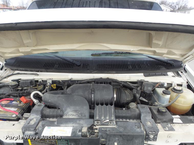 image for item DC7445 2006 Ford E350 Super Duty van