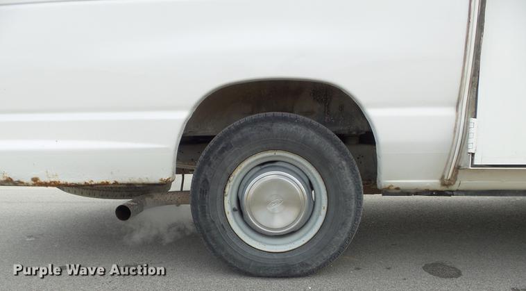 image for item DC7445 2006 Ford E350 Super Duty van