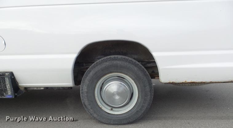 image for item DC7445 2006 Ford E350 Super Duty van