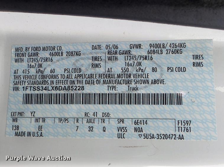 image for item DC7445 2006 Ford E350 Super Duty van