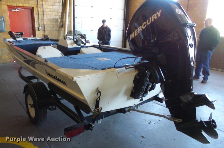 image for item EF9379 2000 Landau 175 boat