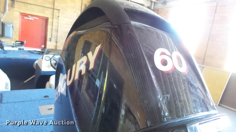 image for item EF9379 2000 Landau 175 boat