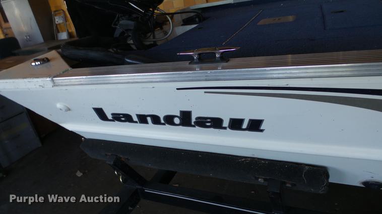 image for item EF9379 2000 Landau 175 boat