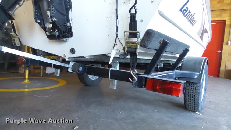 image for item EF9379 2000 Landau 175 boat