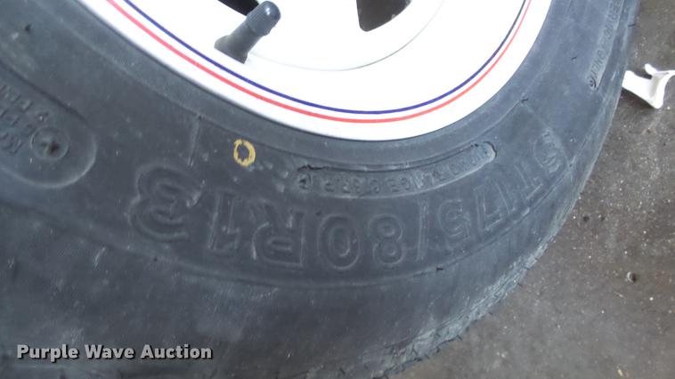 image for item EF9379 2000 Landau 175 boat