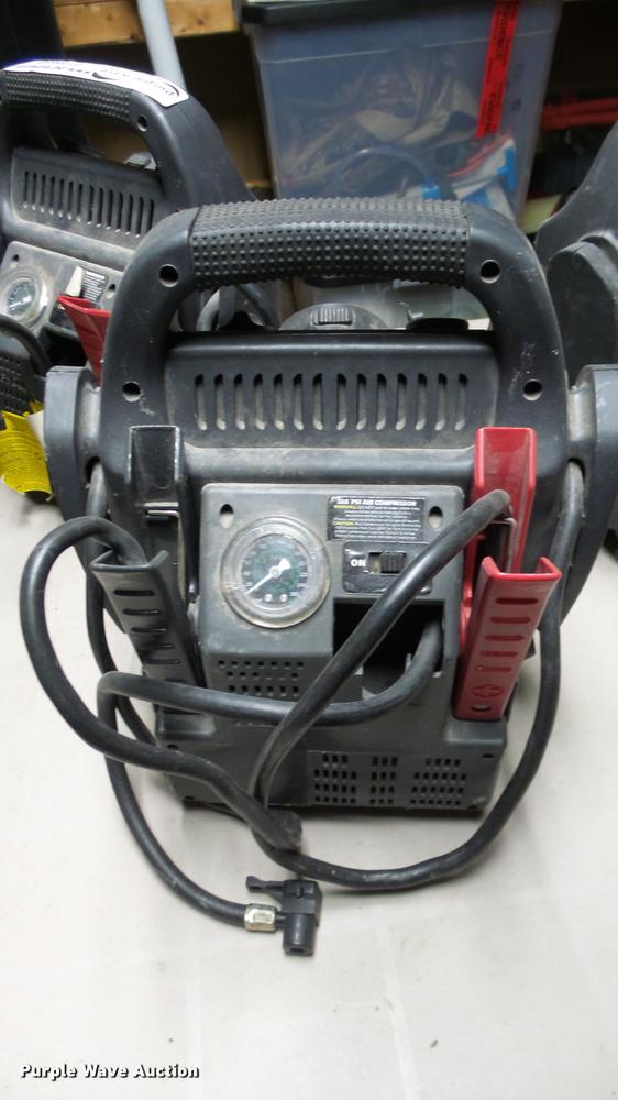 image for item EF9435 (6) battery chargers