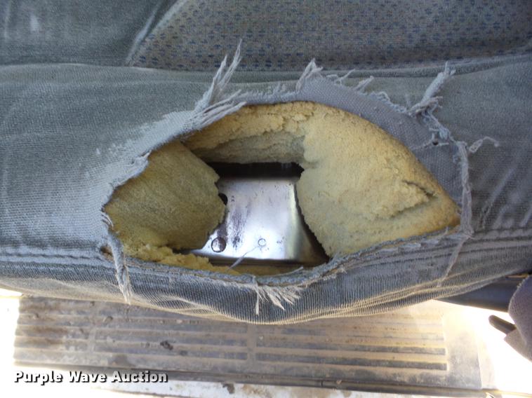 image for item EI9755 2003 Chevrolet Silverado 3500 pickup truck