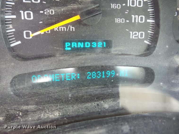 image for item EI9755 2003 Chevrolet Silverado 3500 pickup truck