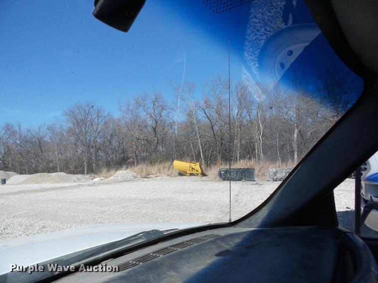 image for item EI9755 2003 Chevrolet Silverado 3500 pickup truck