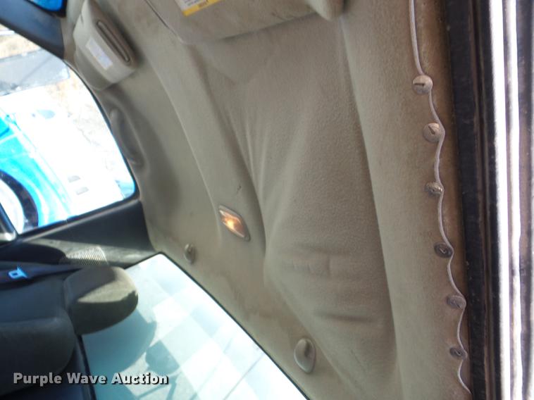 image for item EI9755 2003 Chevrolet Silverado 3500 pickup truck