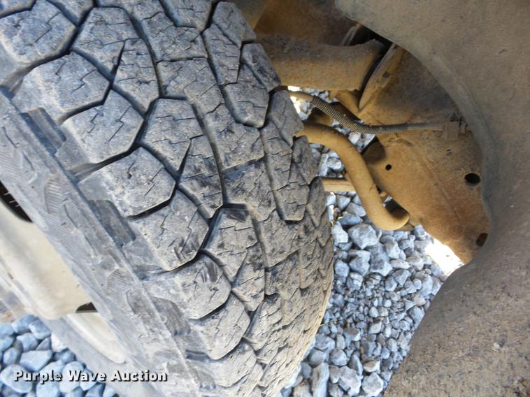 image for item EI9755 2003 Chevrolet Silverado 3500 pickup truck